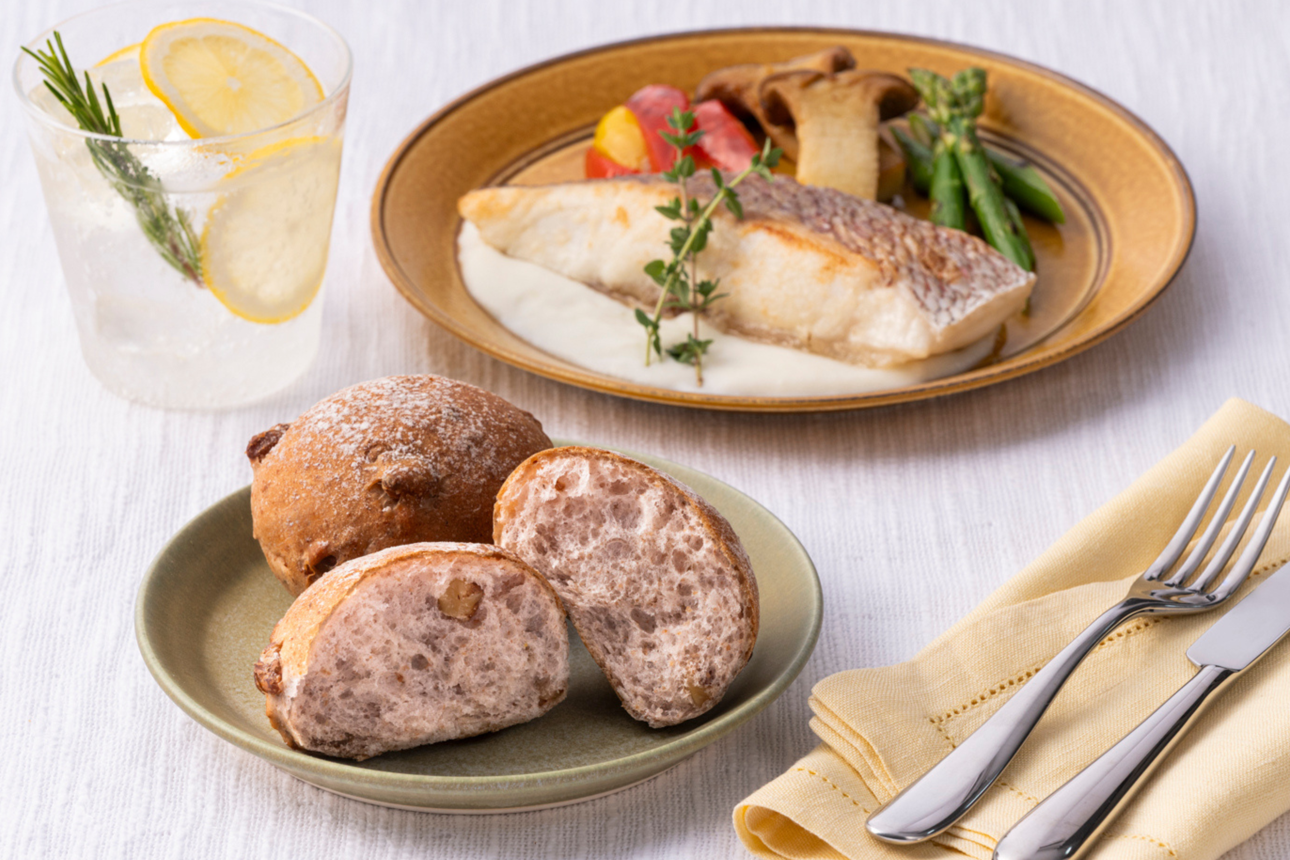 北海道産小麦くるみロール